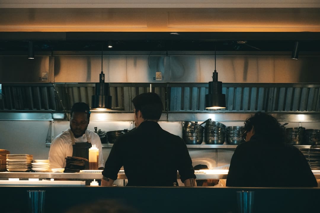 闫妮说忘了关晓彤姓啥 闫妮“微醺状态”再现江湖